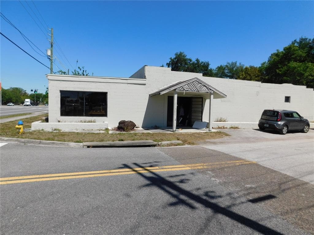 19001 N US HIGHWAY 41 LUTZ, FL 33549
