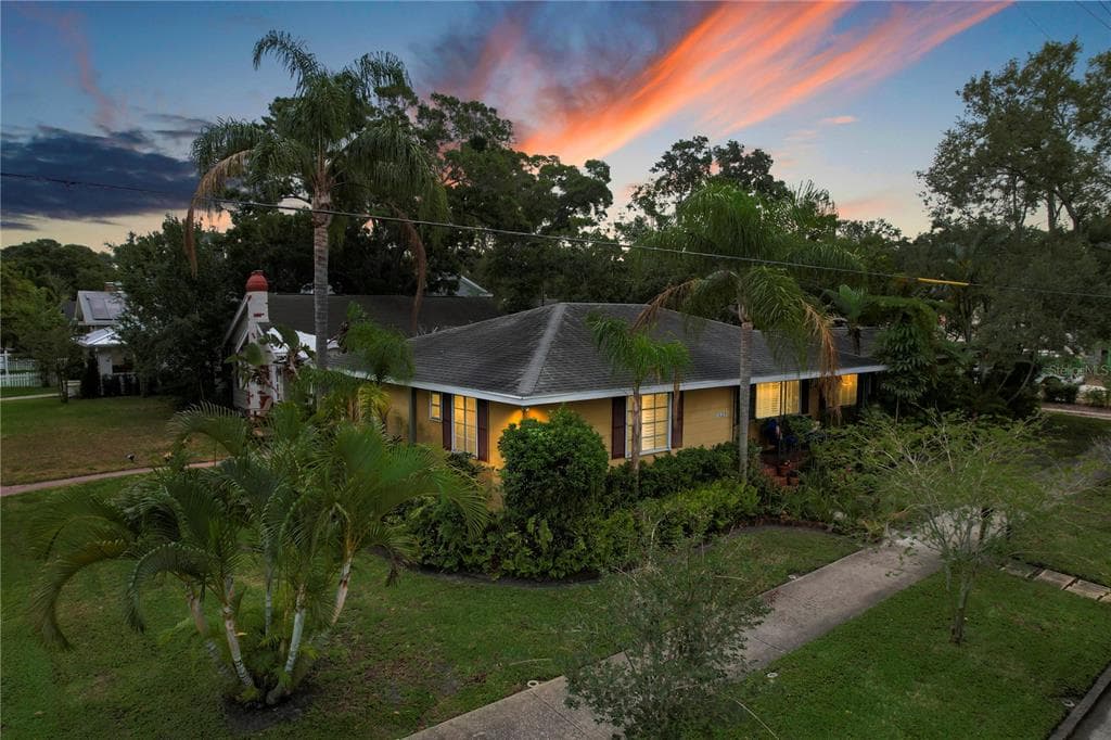 1529 12TH STREET N ST PETERSBURG, FL 33704