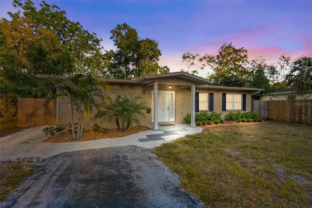 6033 CEDAR STREET NE ST PETERSBURG, FL 33703