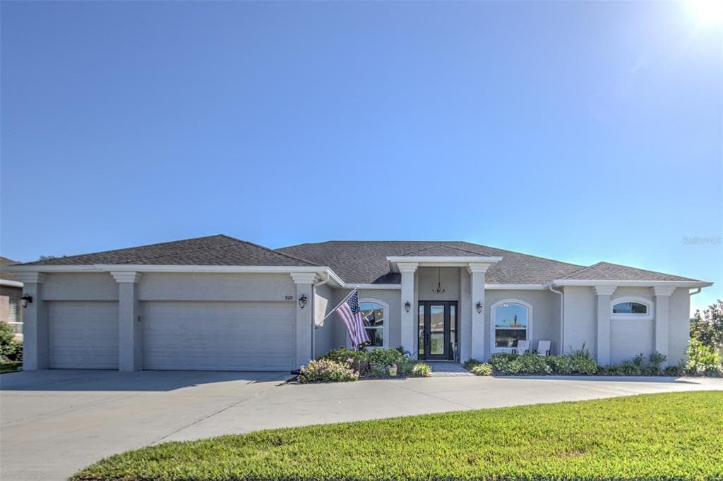 920 VISTA VERDE LANE