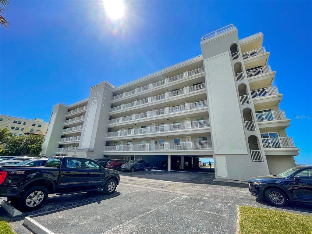 19418 GULF BOULEVARD UNIT 105 INDIAN SHORES, FL 33785