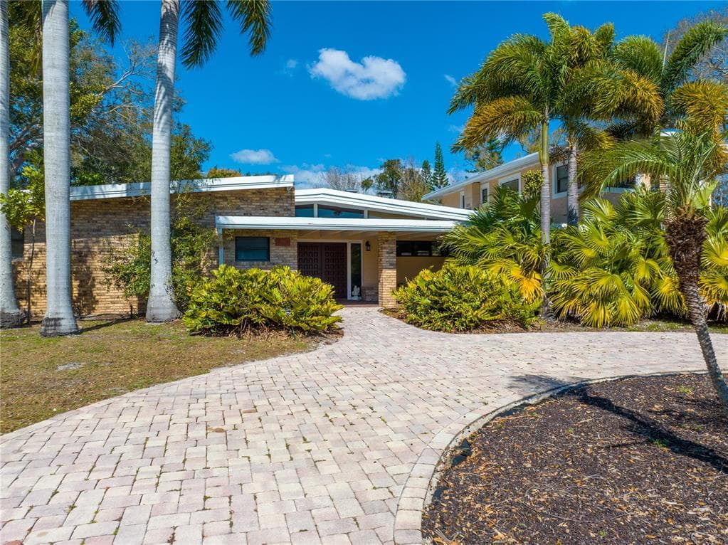 5635 7TH AVENUE N ST PETERSBURG, FL 33710