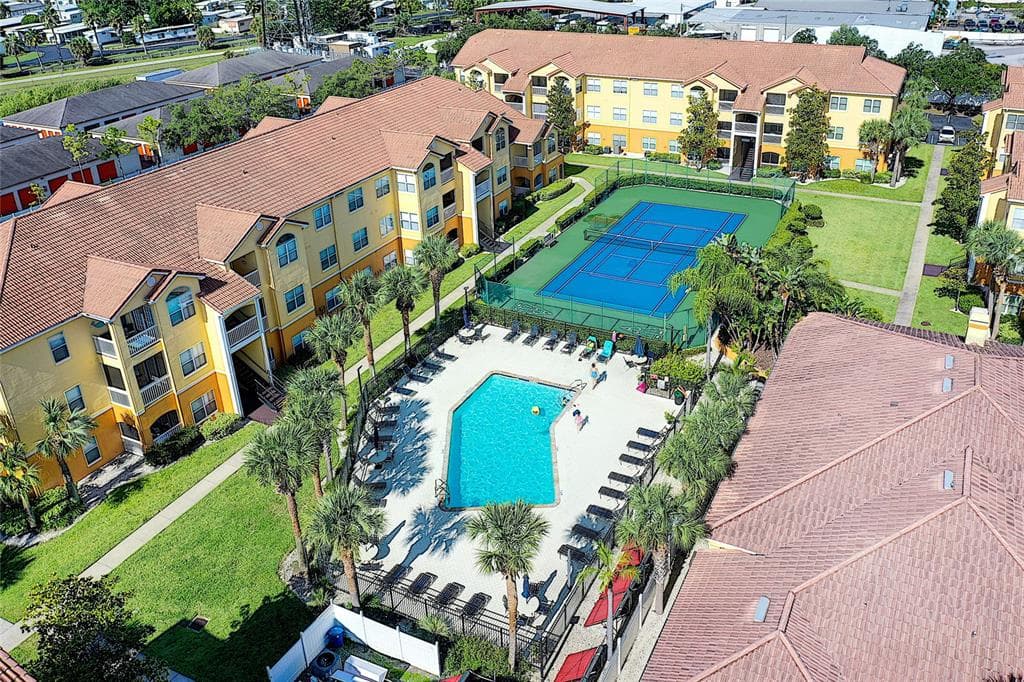 10764 70TH AVENUE UNIT 7303 SEMINOLE, FL 33772