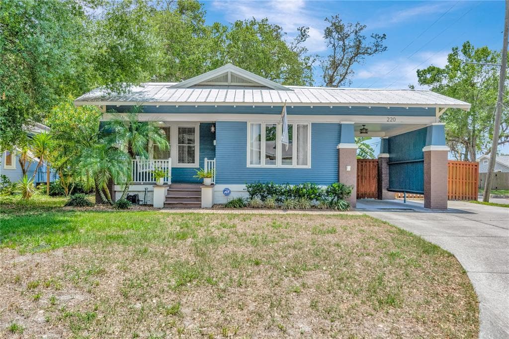 220 W COMANCHE AVENUE TAMPA, FL 33604