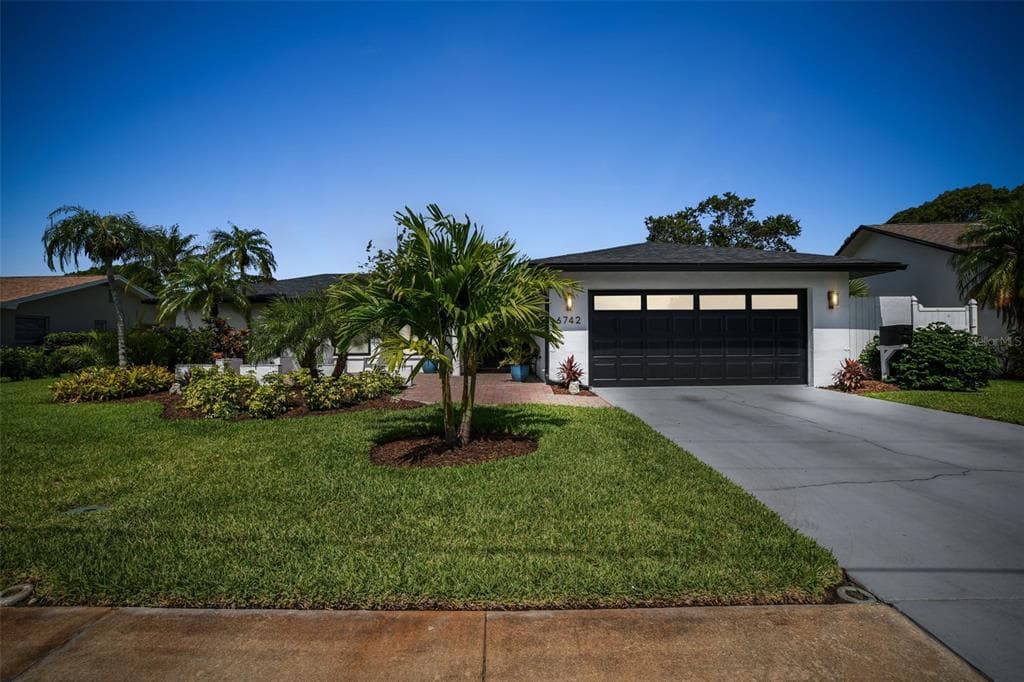 6742 TEQUESTA DRIVE