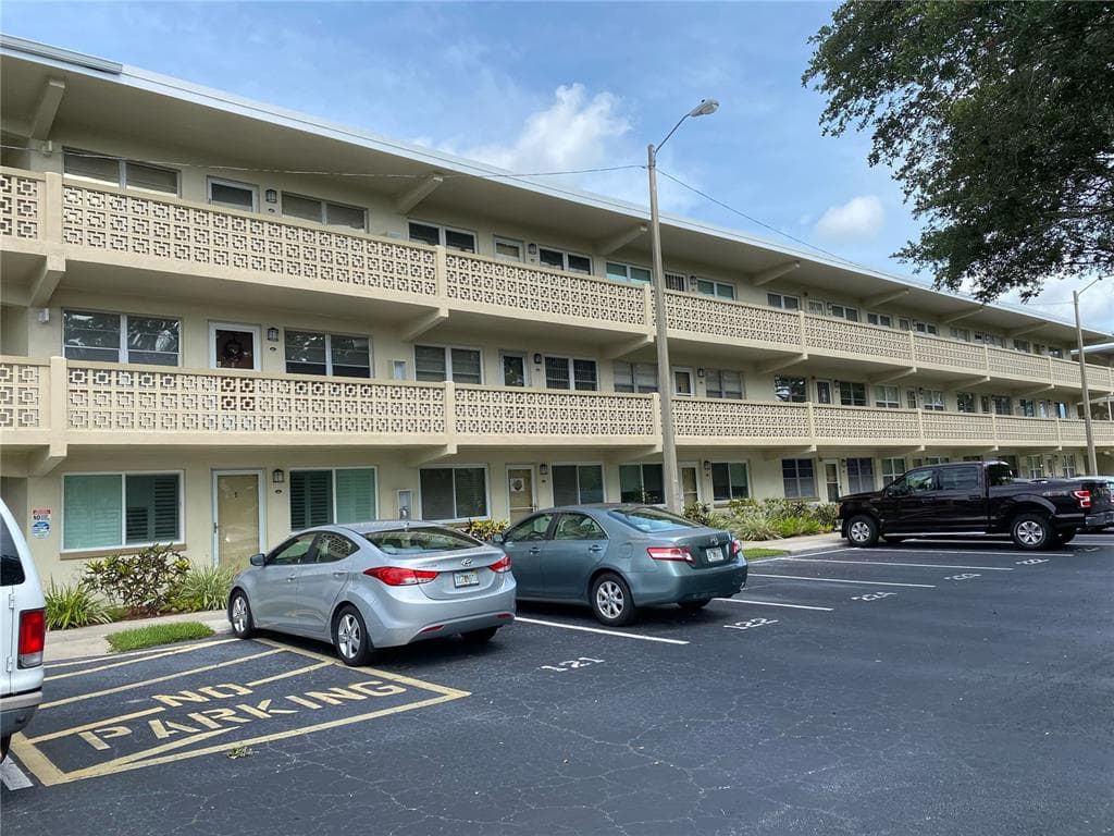 951 79TH AVENUE N UNIT 123