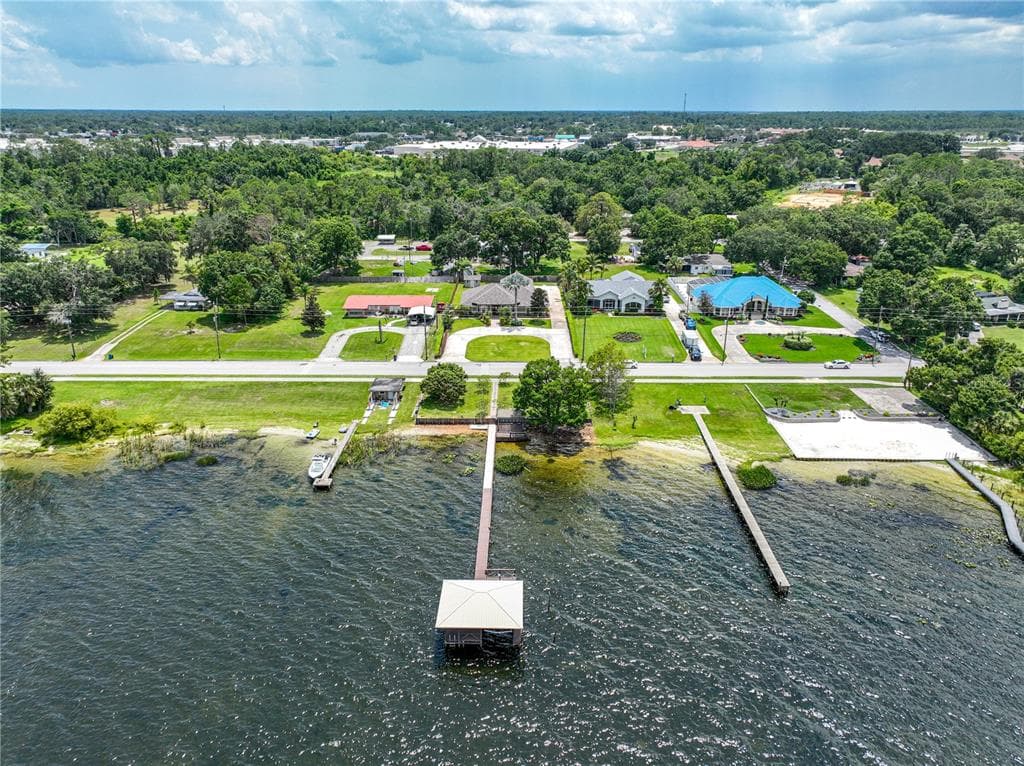 3920 LAKEVIEW DRIVE SEBRING, FL 33870