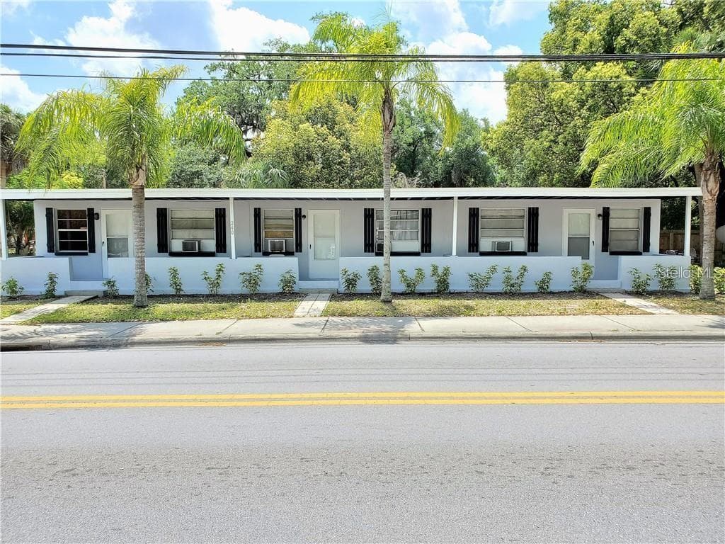 240 E MARTIN LUTHER KING JR DRIVE UNIT A TARPON SPRINGS, FL 34689