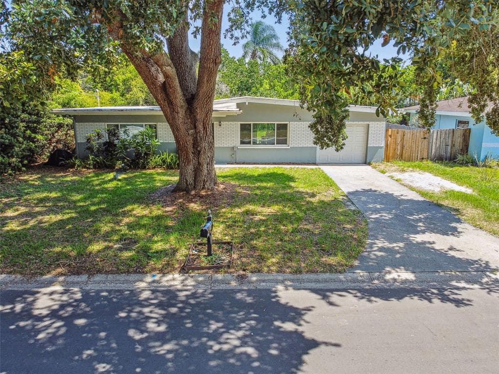 1048 MARY JANE LANE