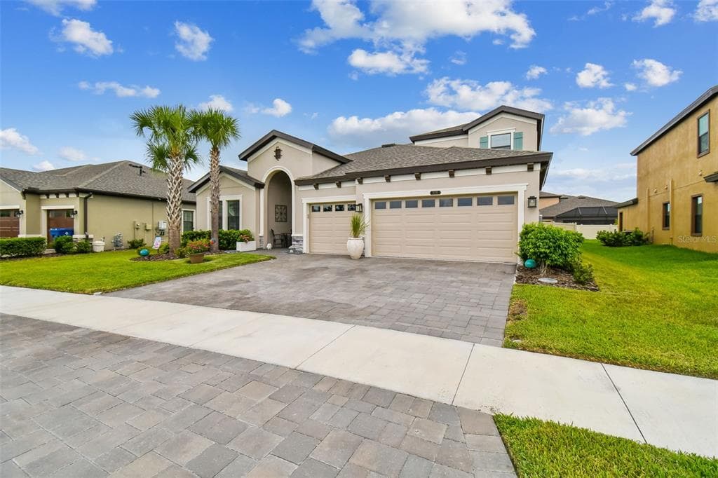 8695 BIRCHLEAF COURT