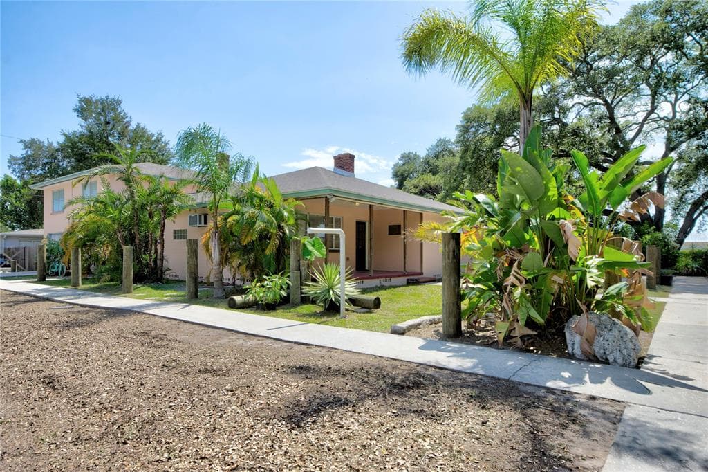 5402 9TH AVENUE S GULFPORT, FL 33707