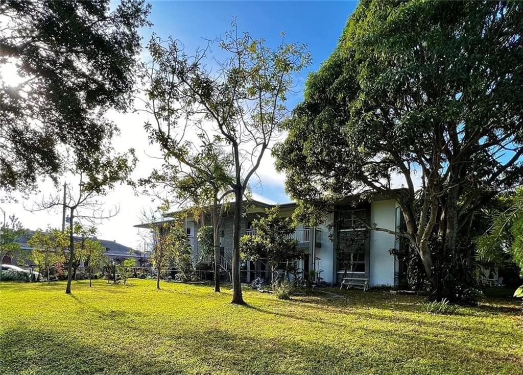 116 SW JEFFERSON CIRCLE N UNIT 4 ST PETERSBURG, FL 33703