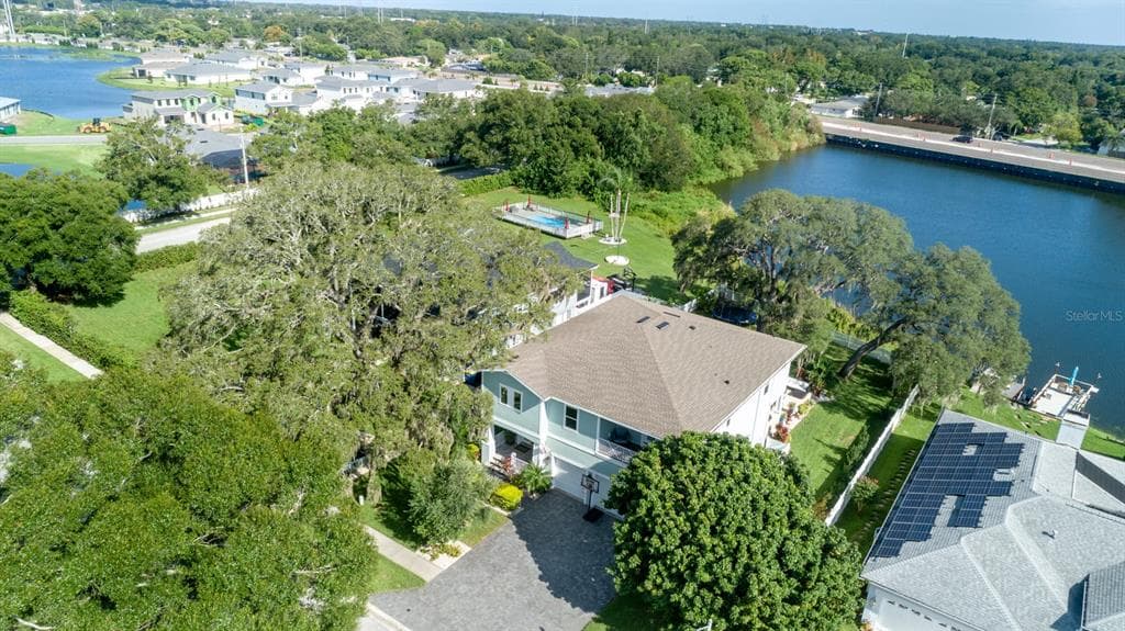 2606 BREWTON COURT CLEARWATER, FL 33761