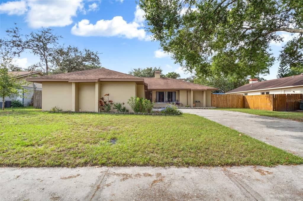 748 FORTUNA DRIVE BRANDON, FL 33511