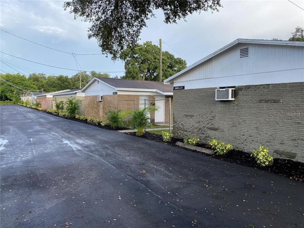 14201 HAZEL COURT TAMPA, FL 33613