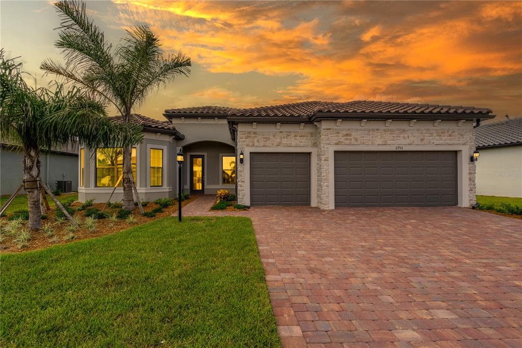 6792 ALSTEAD CIRCLE BRADENTON, FL 34202