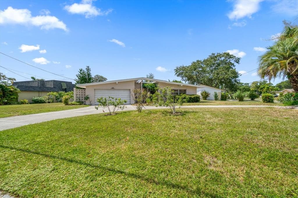 4052 HARBOR HILLS DRIVE LARGO, FL 33770