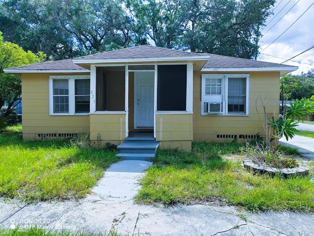 823 16TH AVENUE NW UNIT B LARGO, FL 33770