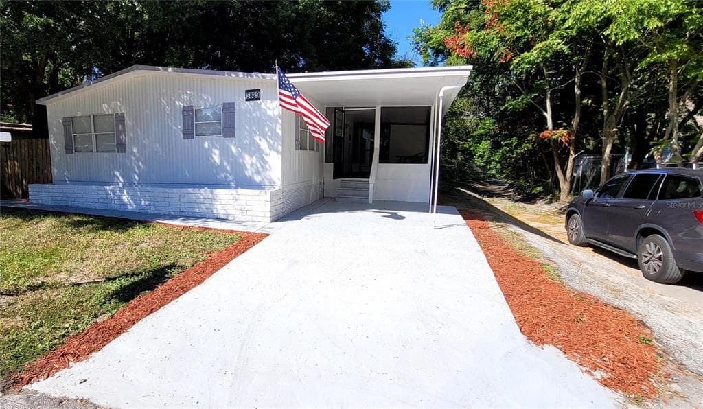 5829 ASHEN AVENUE NEW PORT RICHEY, FL 34652