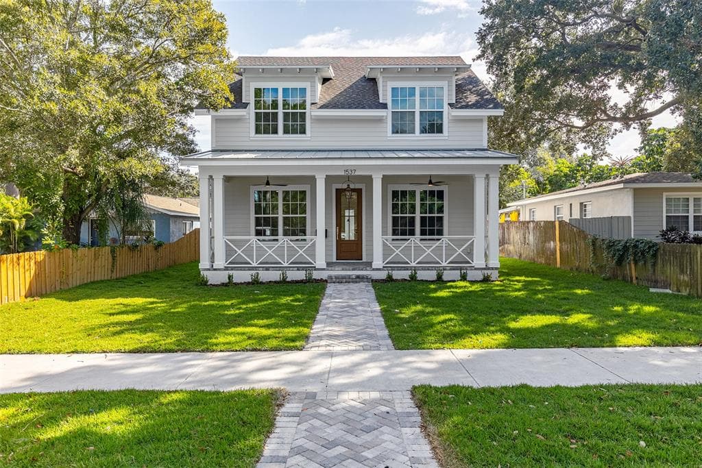 2550 DARTMOUTH AVENUE N ST PETERSBURG, FL 33713