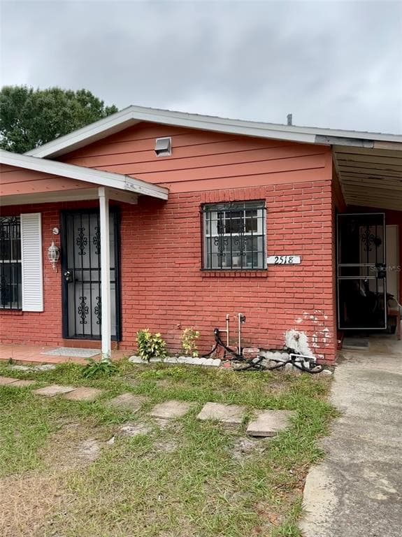 2518 W LEROY STREET TAMPA, FL 33607