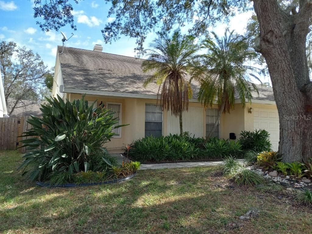 1523 HIGH KNOLL DRIVE