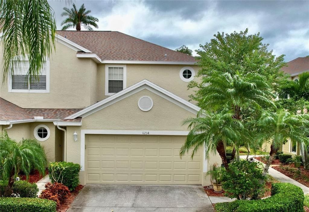 11234 KAPOK GRAND CIRCLE