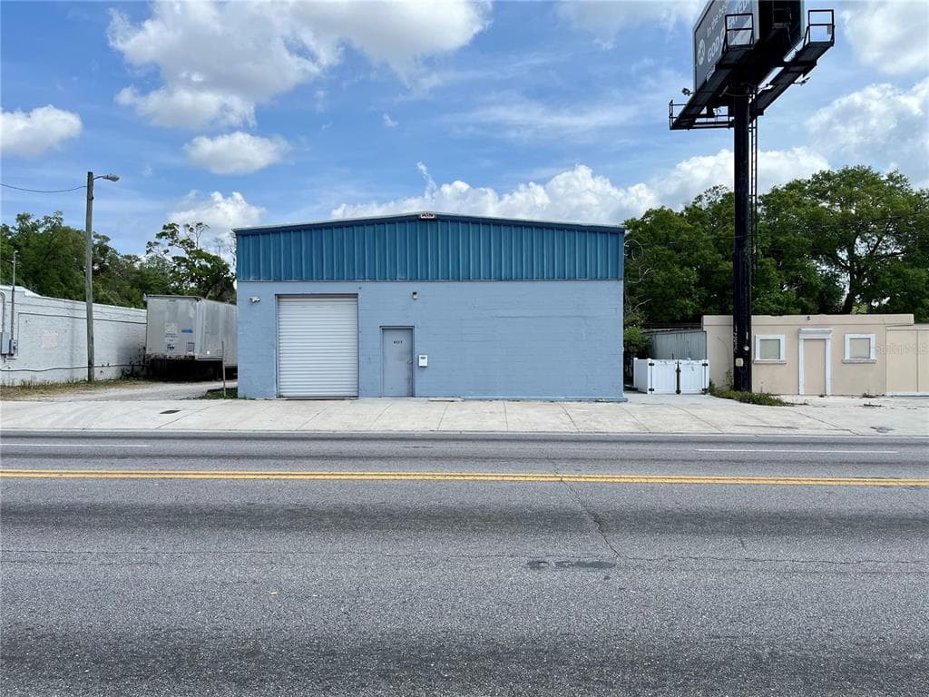 8523 N NEBRASKA AVENUE TAMPA, FL 33604
