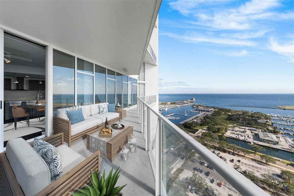 175 1ST STREET S UNIT 2707 ST PETERSBURG, FL 33701
