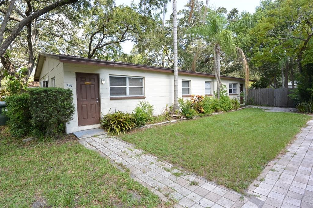 712 5TH AVENUE NE LARGO, FL 33770