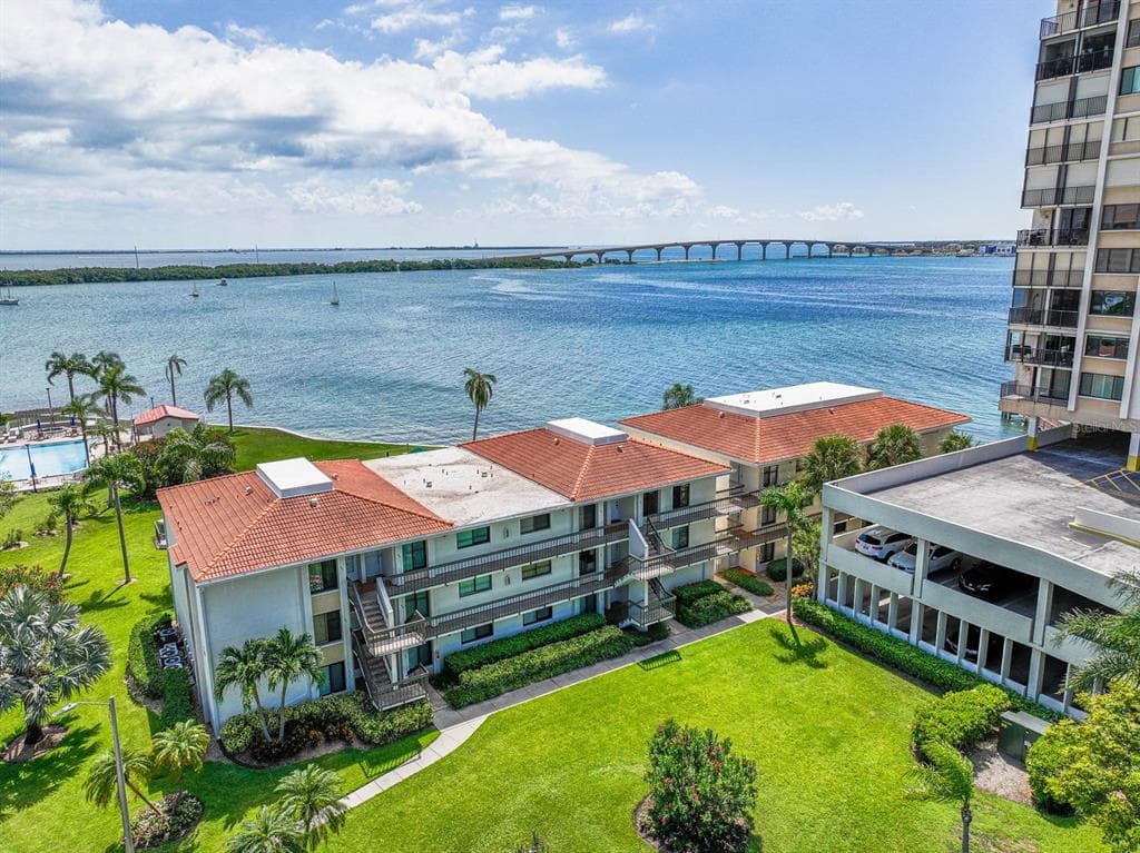 6287 BAHIA DEL MAR CIRCLE UNIT 203 ST PETERSBURG, FL 33715