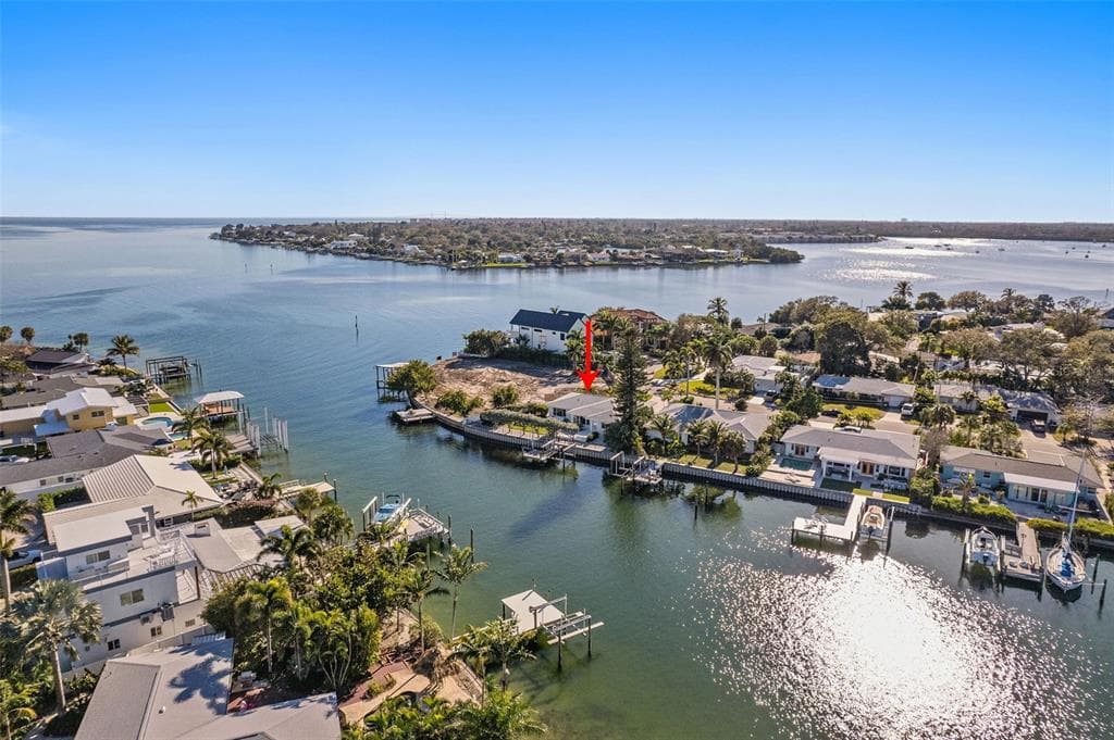 2560 S SHORE DRIVE SE ST PETERSBURG, FL 33705