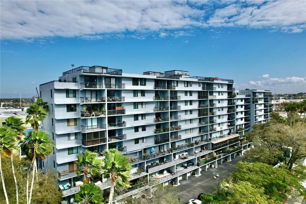 201 W LAUREL STREET UNIT PH5 TAMPA, FL 33602