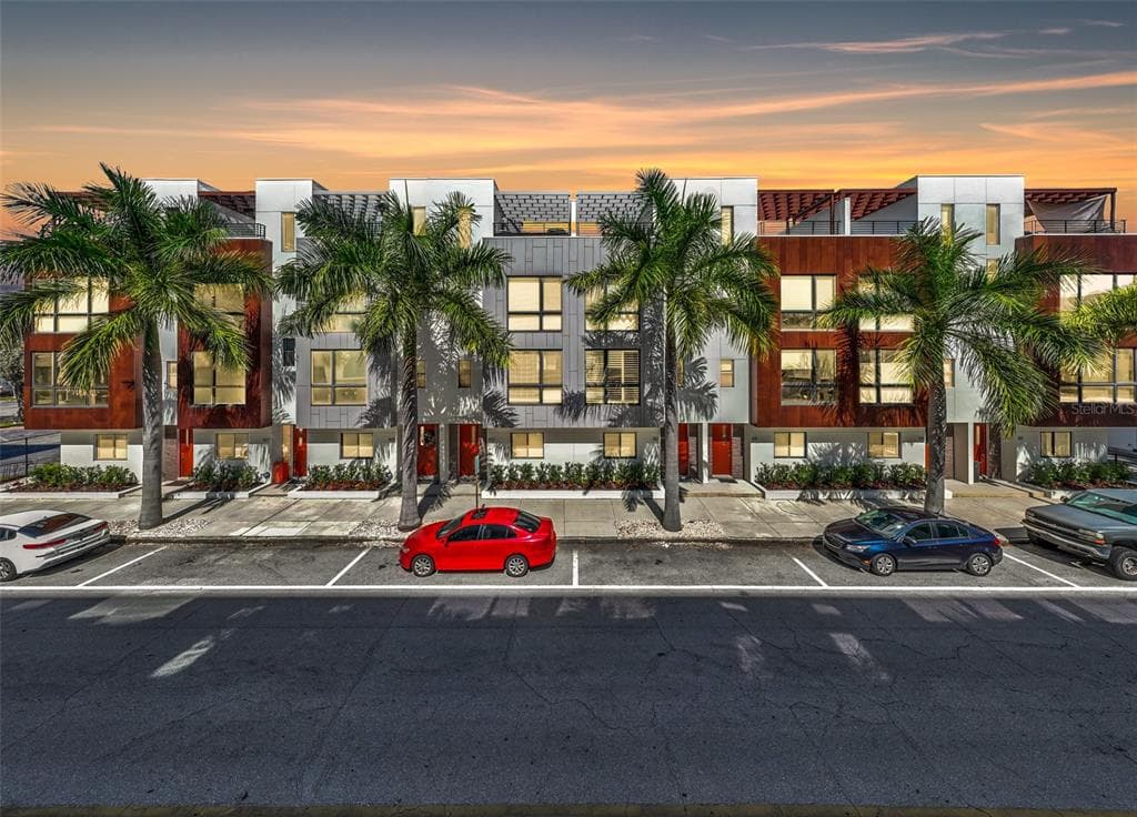 827 ARLINGTON AVENUE N ST PETERSBURG, FL 33701