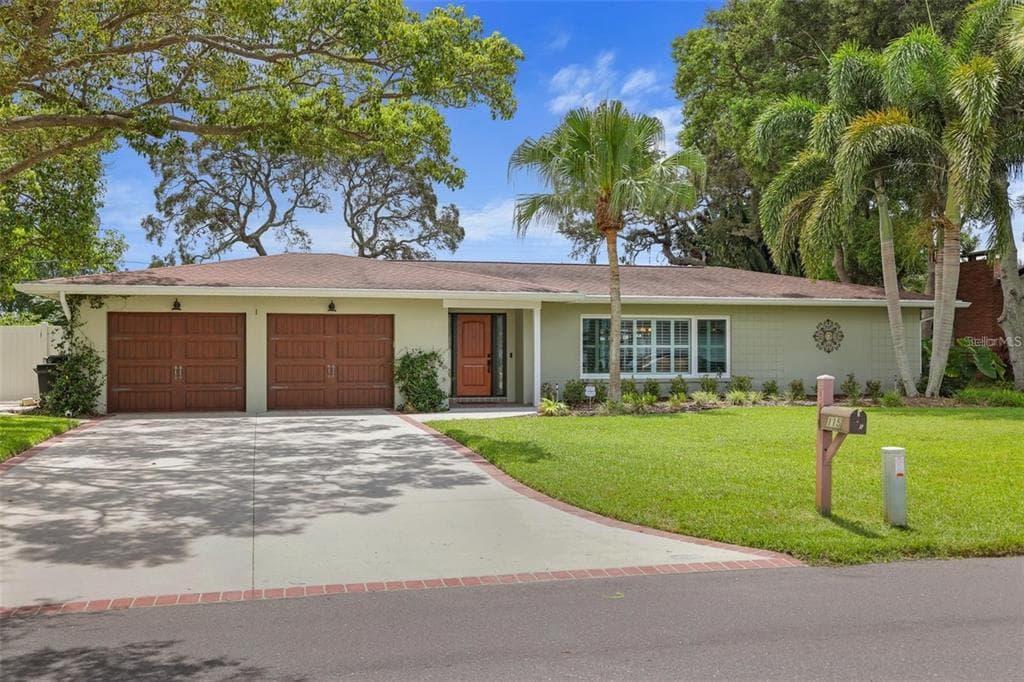 115 OAKWOOD DRIVE