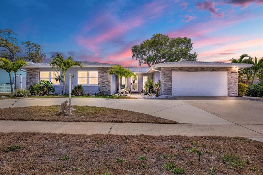 14390 PASSAGE WAY SEMINOLE, FL 33776