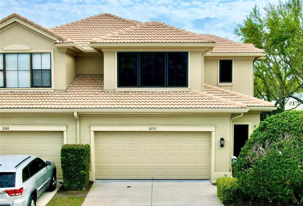 8272 ACADIAN LANE SEMINOLE, FL 33777