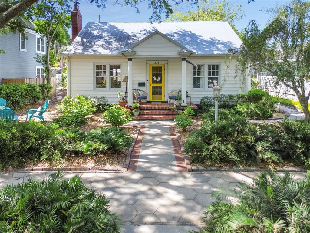 226 18TH AVENUE NE ST PETERSBURG, FL 33704