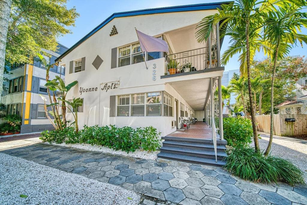 326 8TH AVENUE NE UNIT 2 ST PETERSBURG, FL 33701