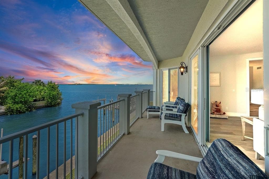 1860 N FORT HARRISON AVENUE UNIT 102 CLEARWATER, FL 33755