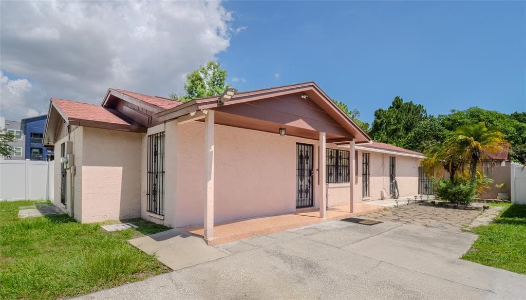 8902 HATFIELD COURT TAMPA, FL 33615