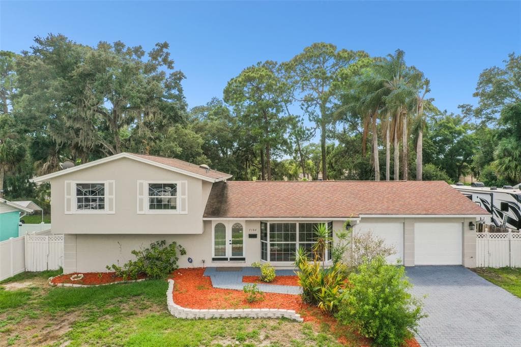 7104 GATEWAY COURT