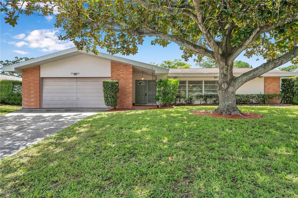 1933 SOUVENIR DRIVE CLEARWATER, FL 33755