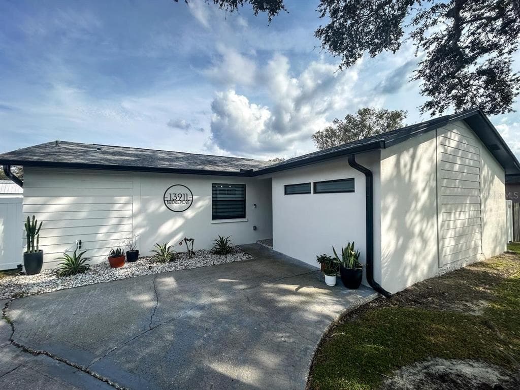13911 BRIDGEPORT DRIVE