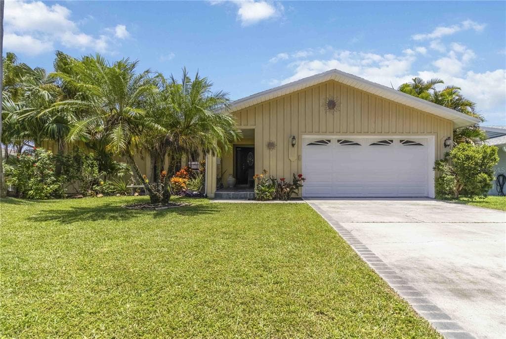 1964 ARVIS CIRCLE E CLEARWATER, FL 33764