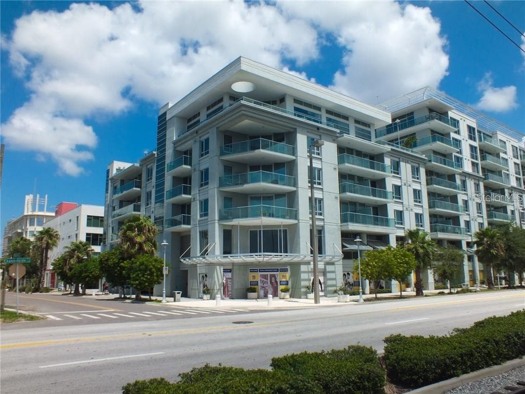 111 N 12TH STREET UNIT 1522 TAMPA, FL 33602