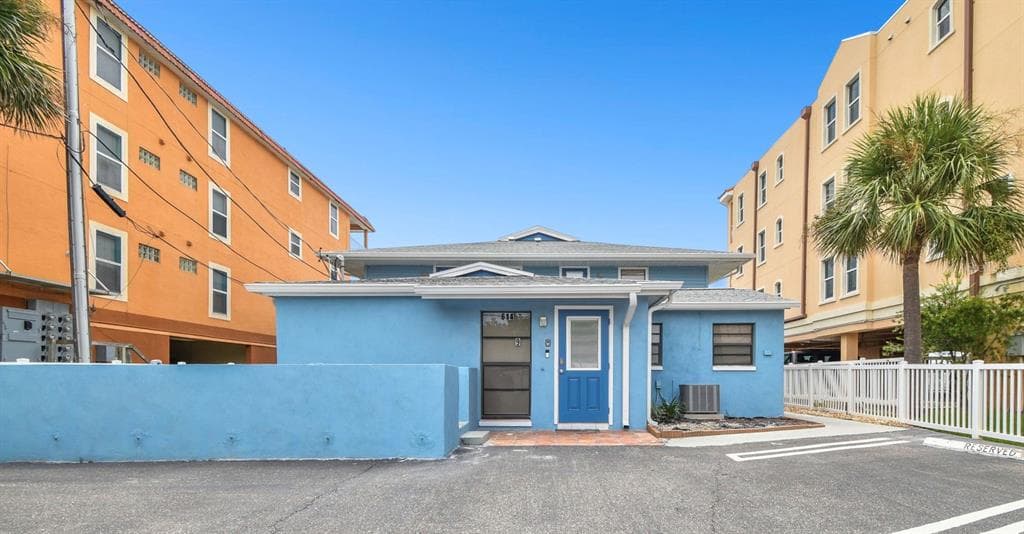 614 GULF BLVD UNIT 105 INDIAN ROCKS BEACH, FL 33785