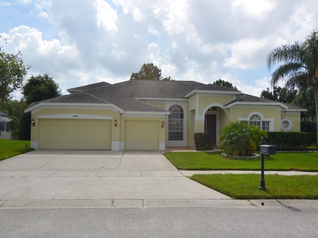 10409 MEADOW CROSSING DRIVE TAMPA, FL 33647