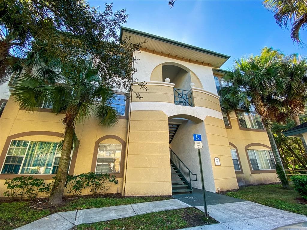 17106 CARRINGTON PARK DRIVE UNIT 628 TAMPA, FL 33647