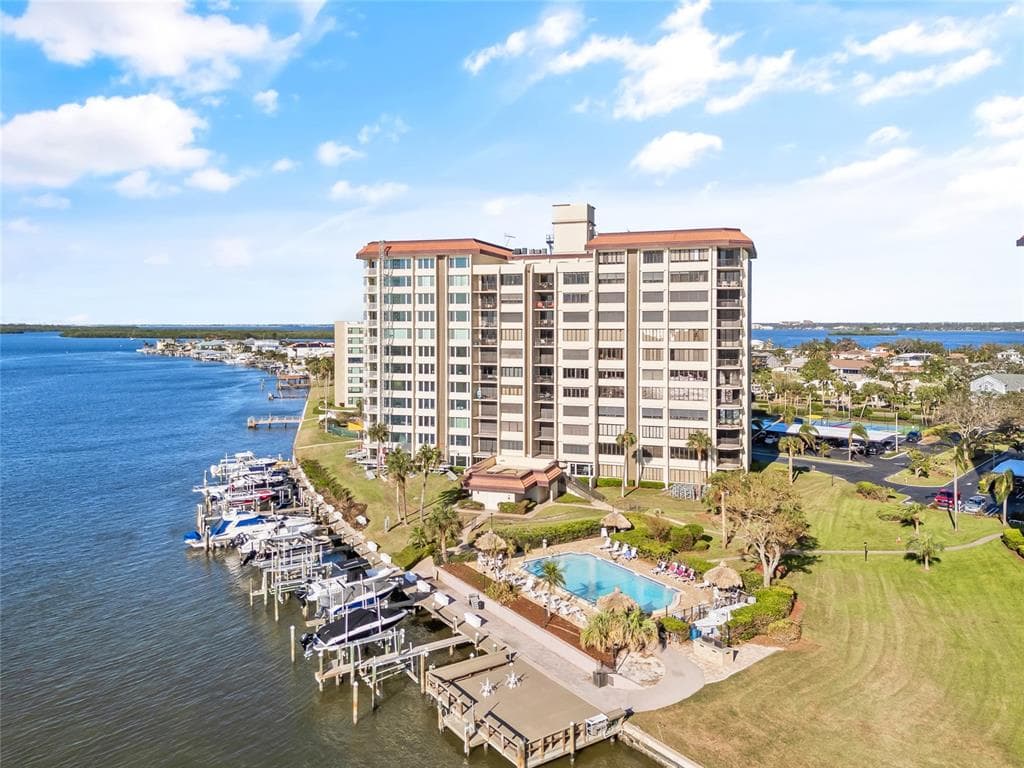 736 ISLAND WAY UNIT 503 CLEARWATER BEACH, FL 33767